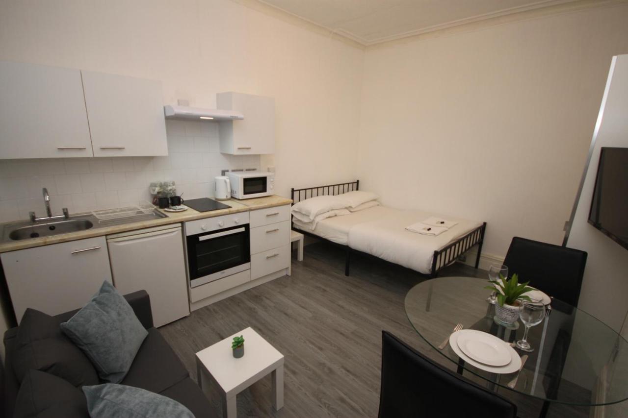 Barton Beachside - Stylish Studio Apartment, Double & Single - Central Beach & Promenade Location - Over 21'S, Family Friendly Only, Id Required Blackpool Exterior foto
