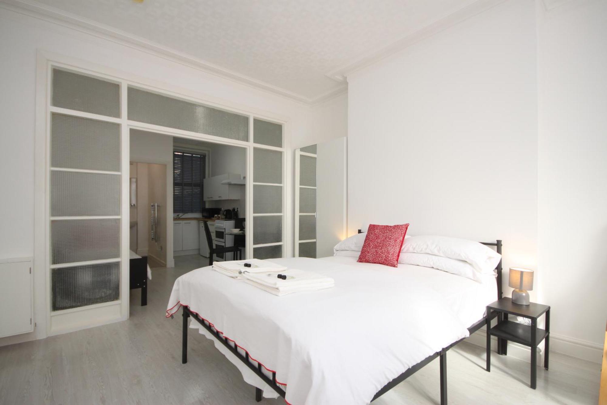 Barton Beachside - Stylish Studio Apartment, Double & Single - Central Beach & Promenade Location - Over 21'S, Family Friendly Only, Id Required Blackpool Quarto foto