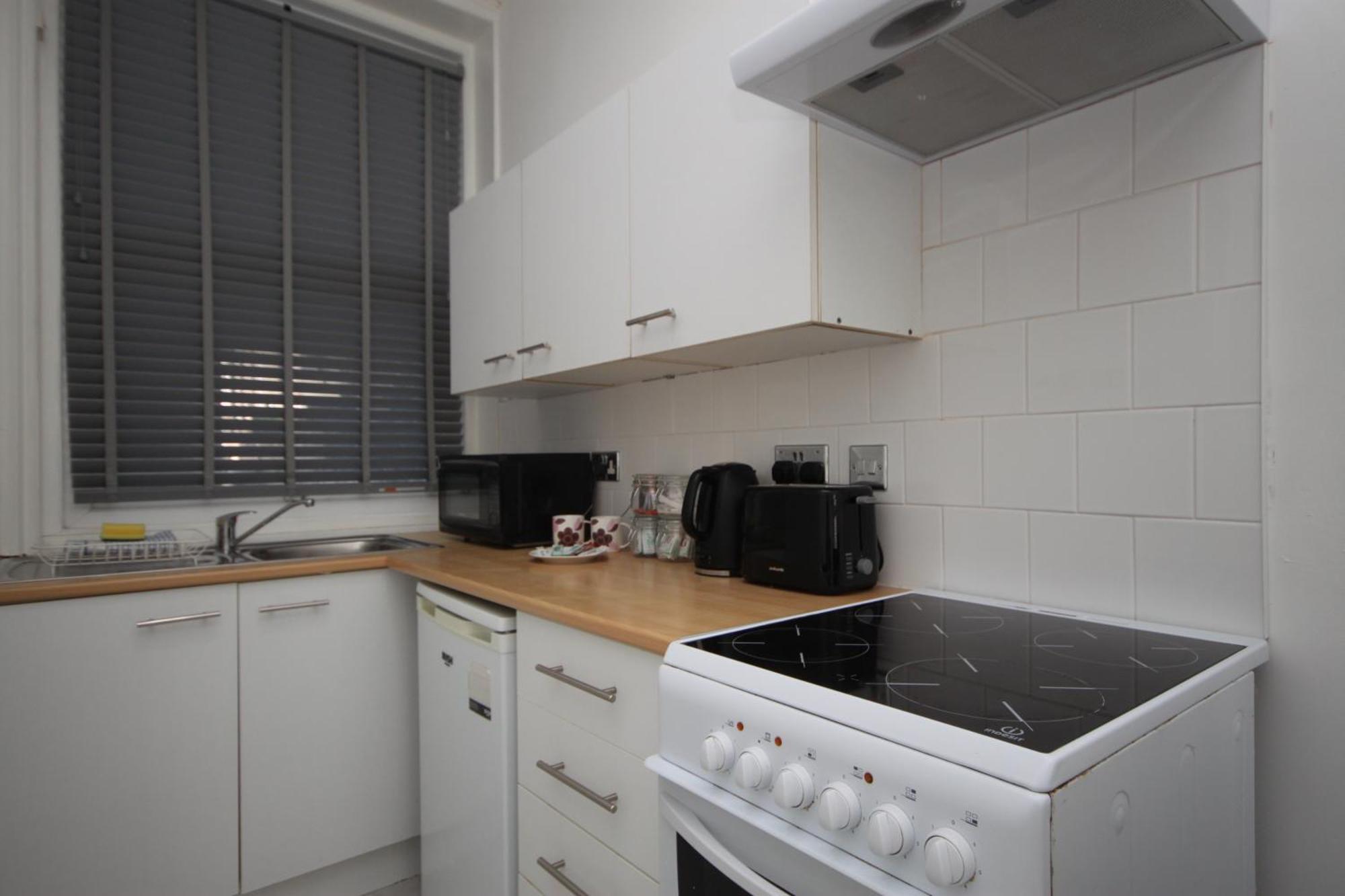 Barton Beachside - Stylish Studio Apartment, Double & Single - Central Beach & Promenade Location - Over 21'S, Family Friendly Only, Id Required Blackpool Quarto foto