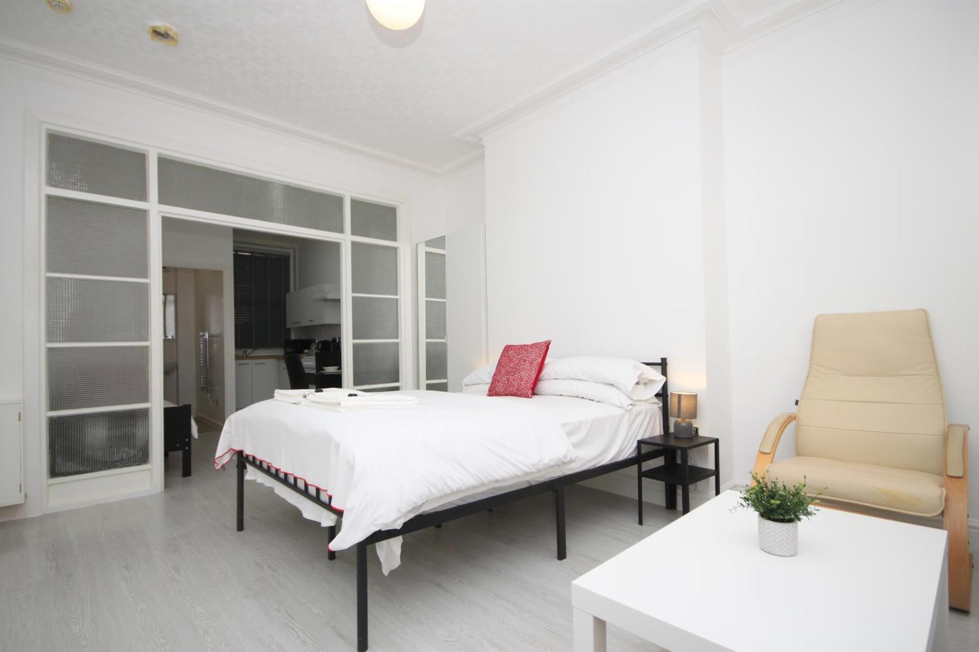 Barton Beachside - Stylish Studio Apartment, Double & Single - Central Beach & Promenade Location - Over 21'S, Family Friendly Only, Id Required Blackpool Quarto foto
