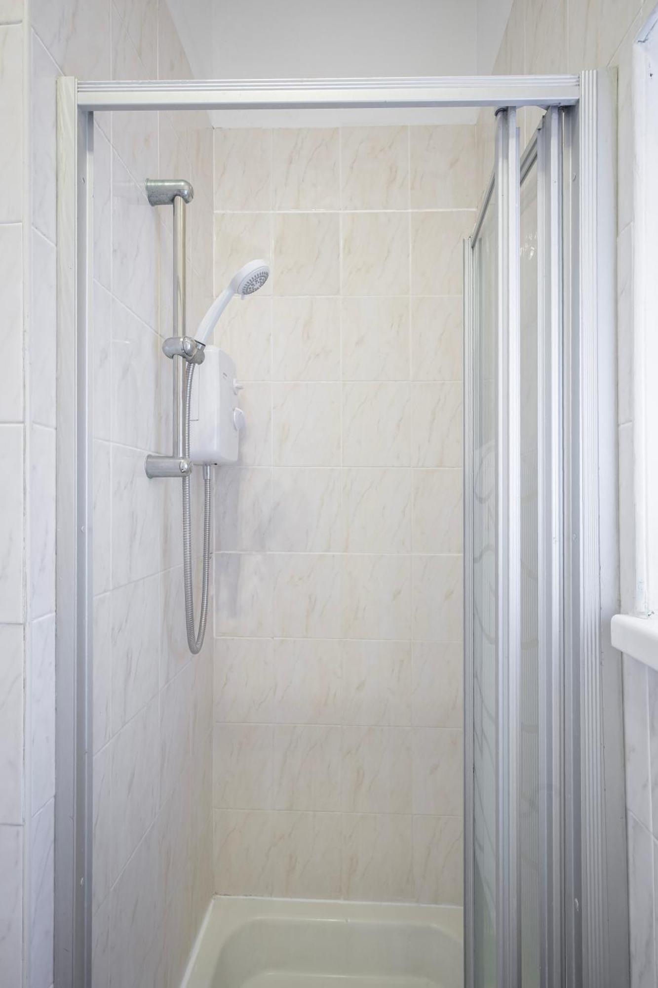 Barton Beachside - Stylish Studio Apartment, Double & Single - Central Beach & Promenade Location - Over 21'S, Family Friendly Only, Id Required Blackpool Exterior foto