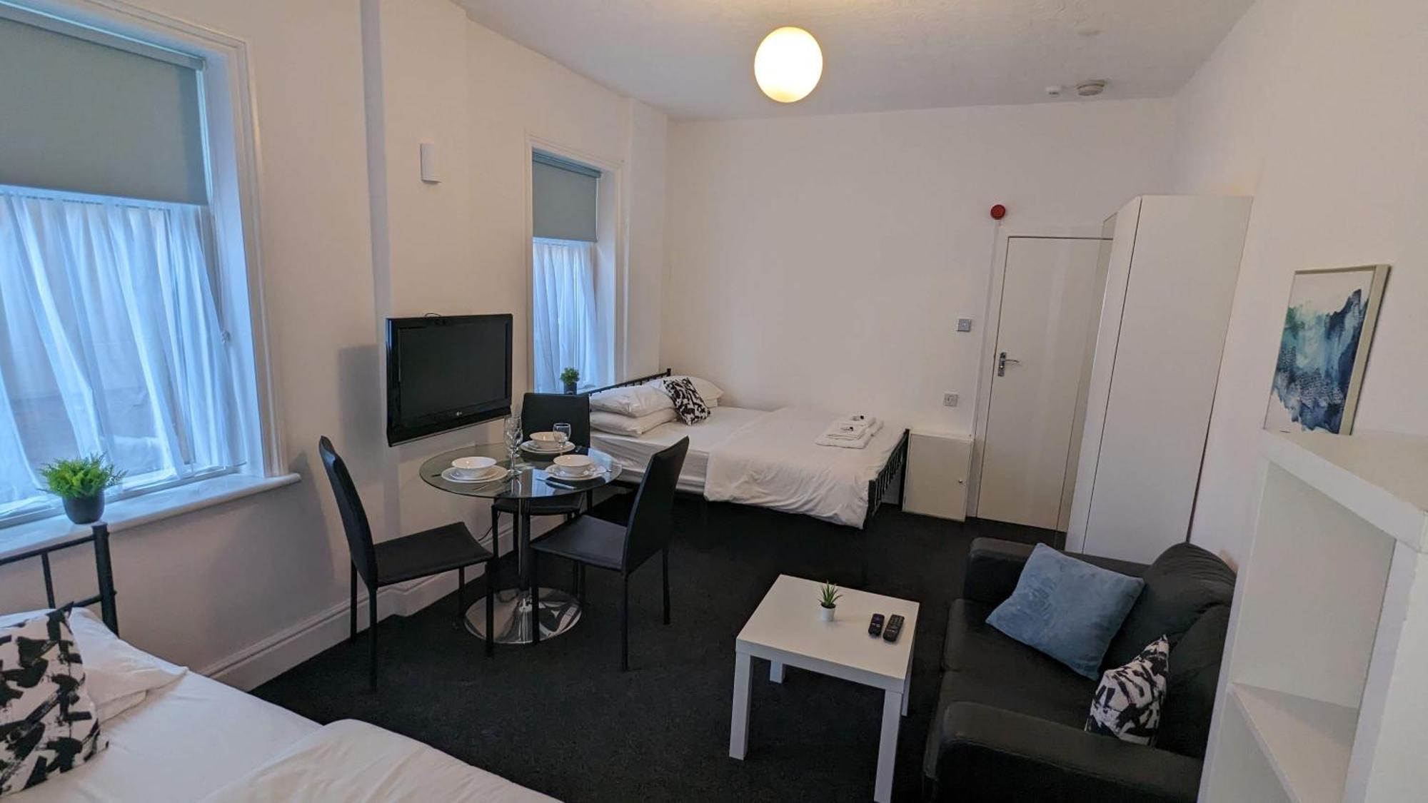 Barton Beachside - Stylish Studio Apartment, Double & Single - Central Beach & Promenade Location - Over 21'S, Family Friendly Only, Id Required Blackpool Exterior foto