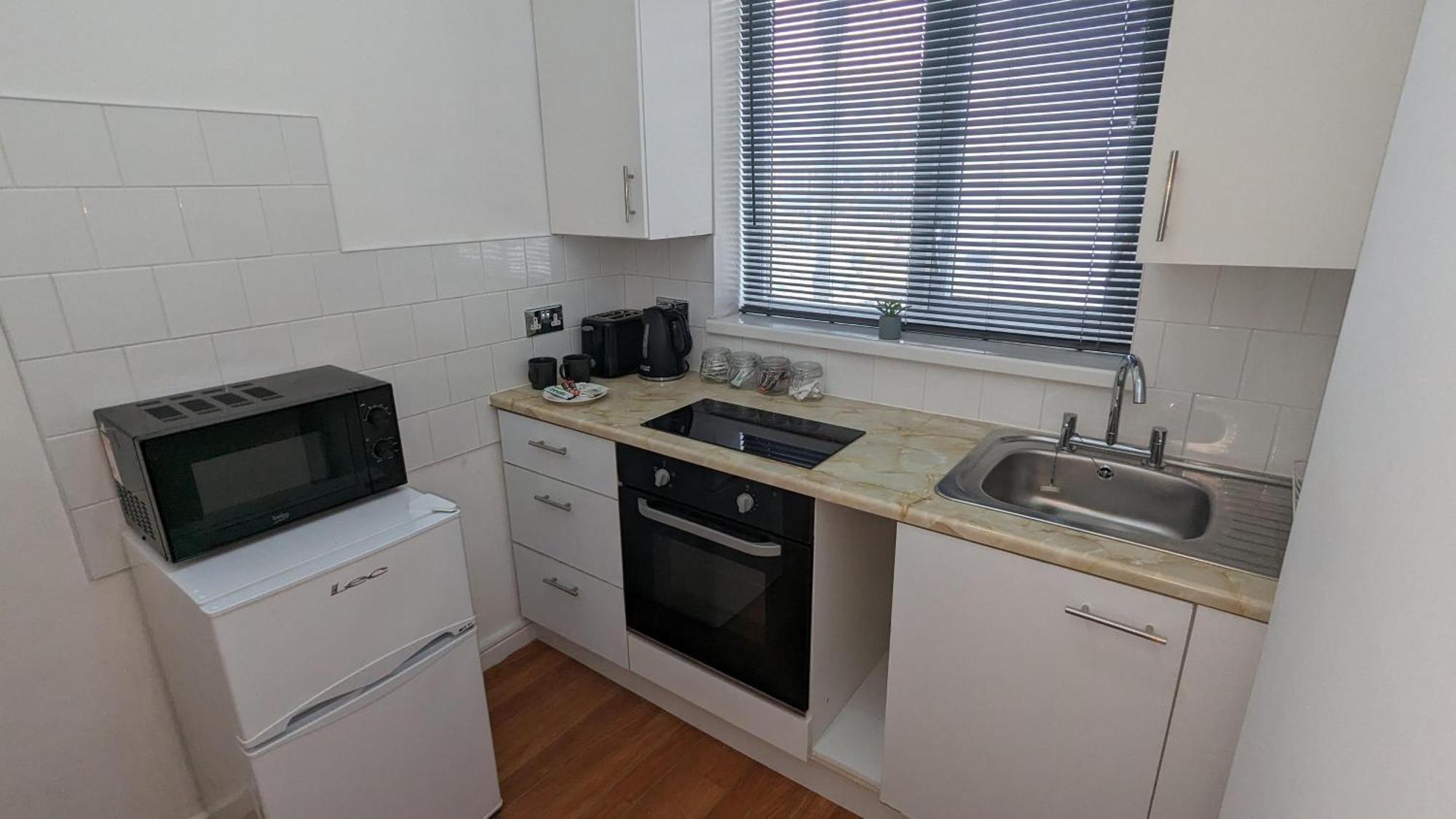 Barton Beachside - Stylish Studio Apartment, Double & Single - Central Beach & Promenade Location - Over 21'S, Family Friendly Only, Id Required Blackpool Exterior foto